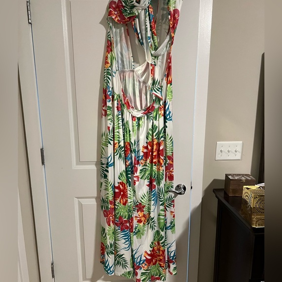 NWT SHEIN SXY Plus Tropical Print Crisscross Back Split Thigh Dress Size 4X - Picture 5 of 7